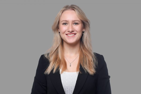 Portrait von Juliana Kreuzhagen von der Luana AG.